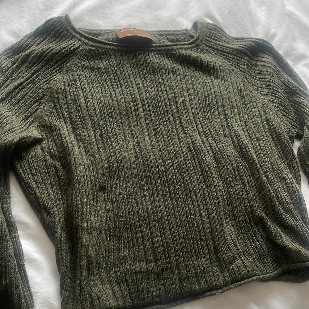 Cropped Sweater - Picture 2 of 2